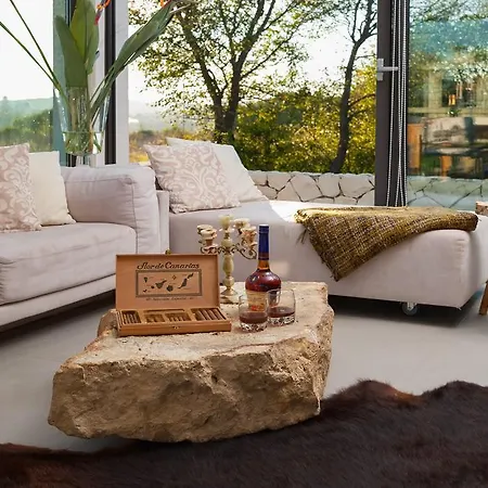 Luxury Luminosa Willa