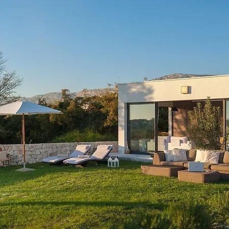 Luxury Luminosa Villa *