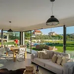Luxury Luminosa Willa *