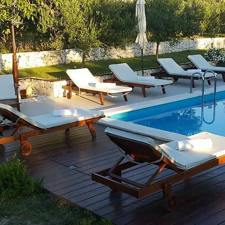 Luxury Luminosa