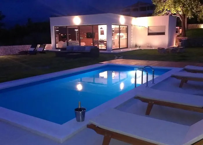 Βίλα Luxury Luminosa *