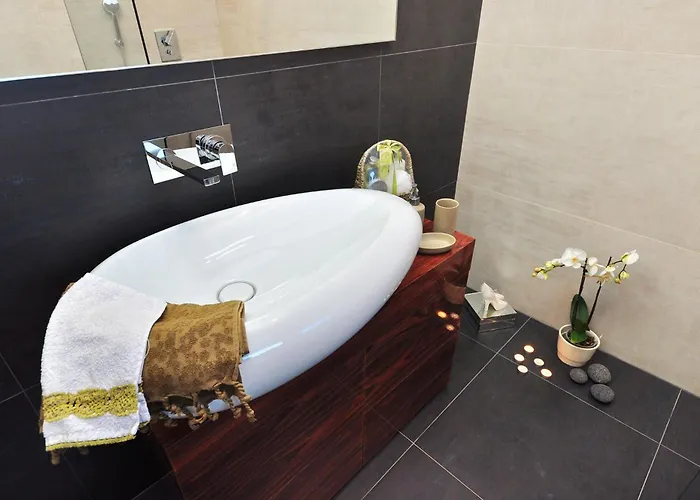 Luxury Luminosa
